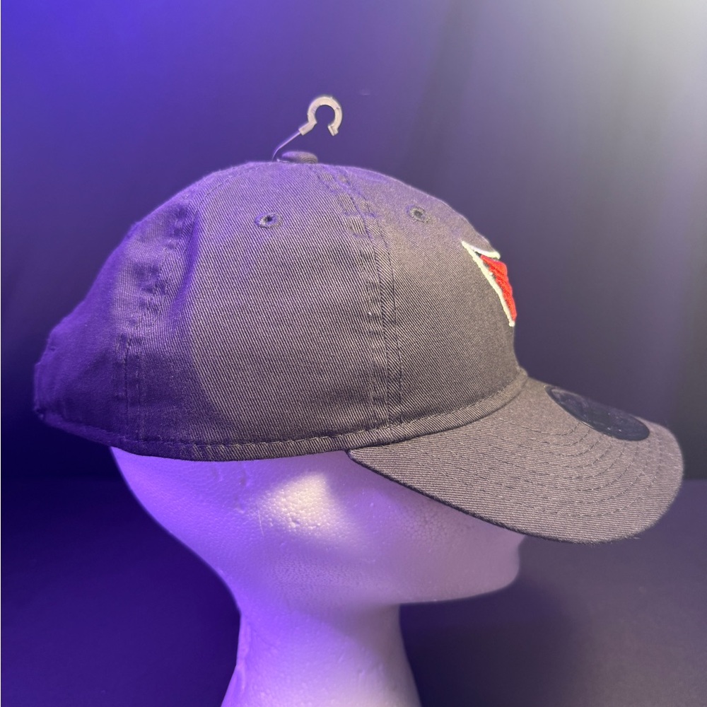 Stitched on lLogo NFL Arizona Cardinals New Era Black 9TWENTY Child Cap NWT - Picture 7 of 9